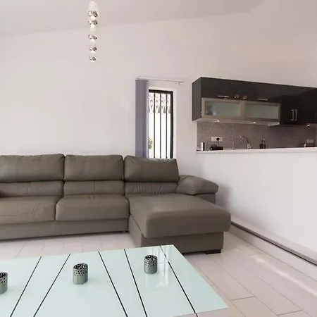 Canaria Modern 3 Bedroom Jaccuzi Playa Feñabe